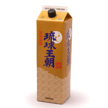 画像をギャラリービューアに読み込む, 沖縄 泡盛 琉球王朝 30度 紙パック 1800ml 多良川酒造 古酒ブレンド 琉球泡盛 まろやかで香り高い味わい 飲みやすい クース 家庭用 贈答用 人気 定番